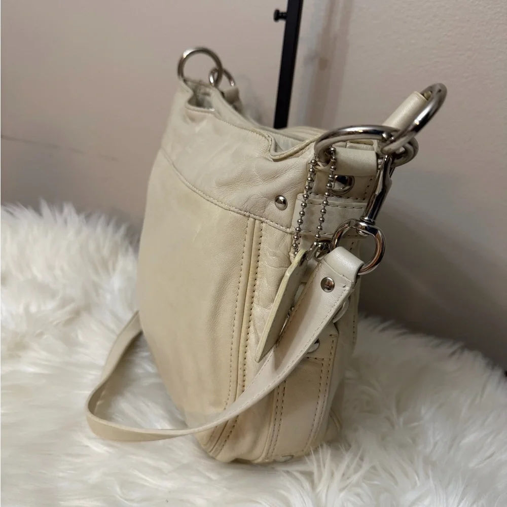 Coach # F14707Cream Leather Shoulder Bag